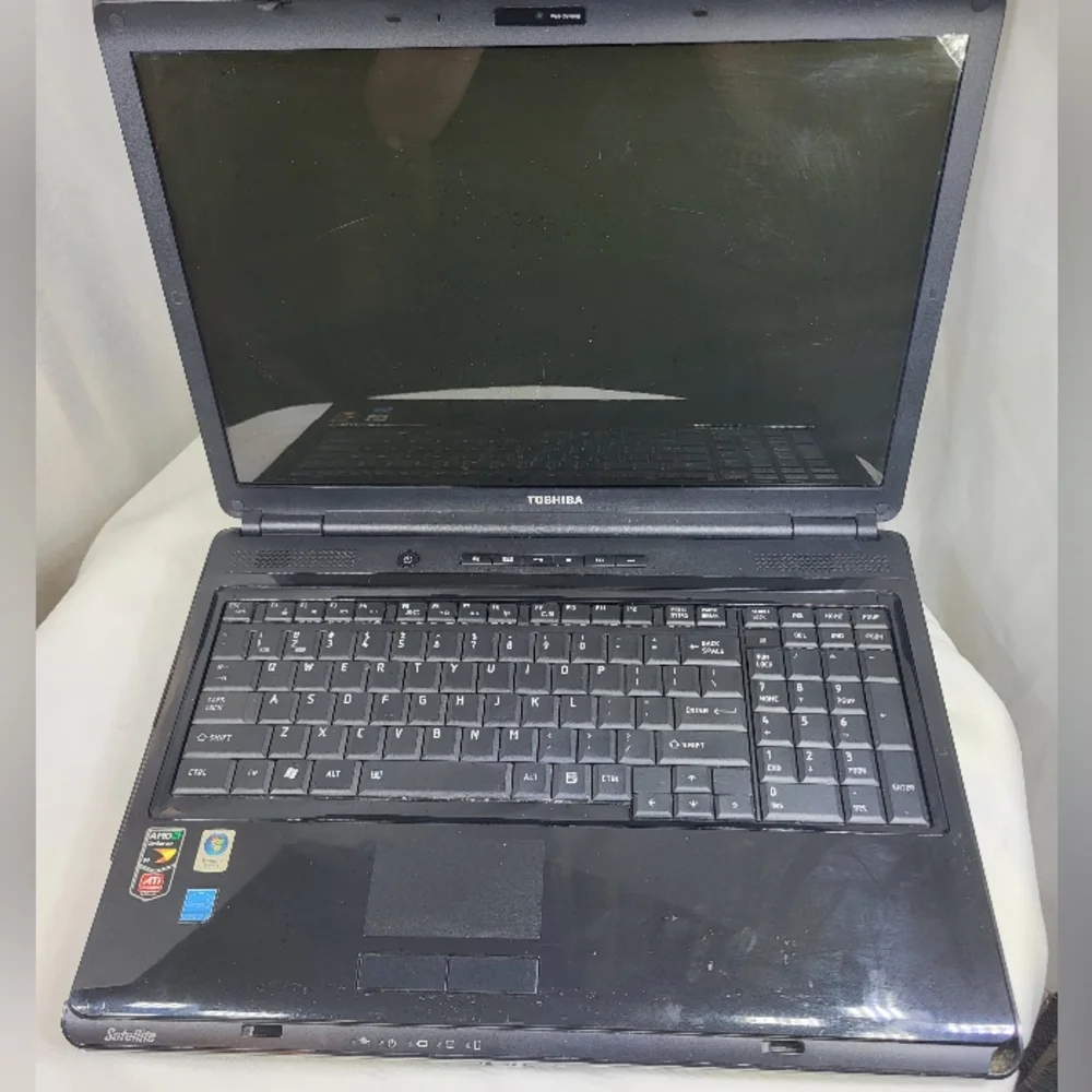 Parts Only or Repair. Toshiba Satellite L3550-S7901 Laptop